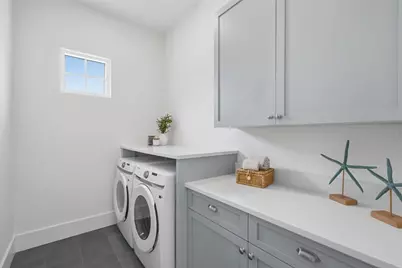 680 Key Royale Drive, Holmes Beach, FL 34217 - Photo 20