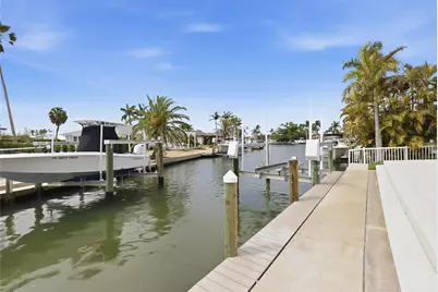 680 Key Royale Drive, Holmes Beach, FL 34217 - Photo 44