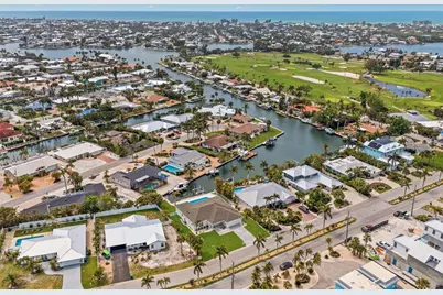 680 Key Royale Drive, Holmes Beach, FL 34217 - Photo 50