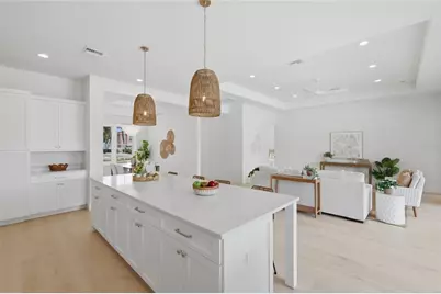 680 Key Royale Drive, Holmes Beach, FL 34217 - Photo 14