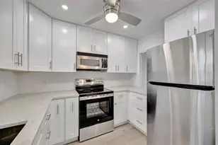 9819 Hernando Ct, Bradenton, FL 34210 - Photo 10