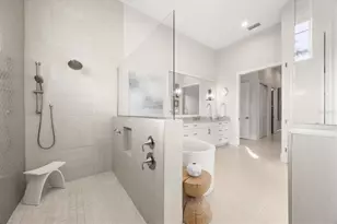 8465 Pavia Way, Lakewood Ranch, FL 34202 - Photo 40