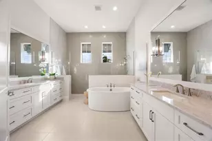 8465 Pavia Way, Lakewood Ranch, FL 34202 - Photo 38