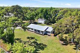 9811 28th Ave E, Palmetto, FL 34221 - Photo 6