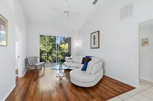 4205 Castlebridge Ln, Sarasota, FL 34238 - Photo 6