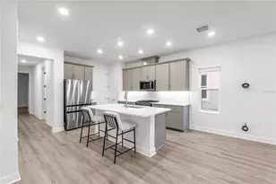 192 Eagleston Ln, Sarasota, FL 34240 - Photo 4