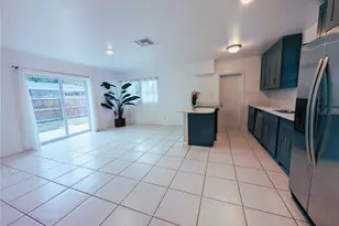 1119 40th St, Sarasota, FL 34234 - Photo 2