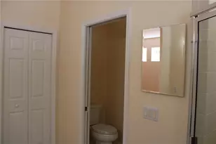 7803 33rd St E, Sarasota, FL 34243 - Photo 18