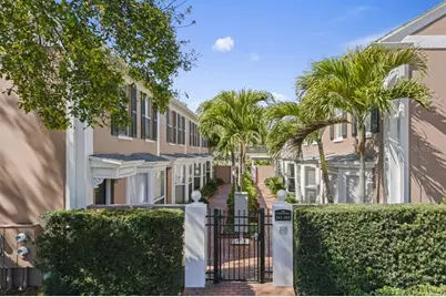 301 S Bungalow Park Avenue #C, Tampa, FL 33609 - Photo 2