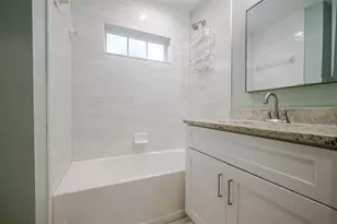 1101 2nd St W, Bradenton, FL 34205 - Photo 24