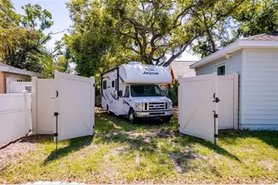 1101 2nd Street W, Bradenton, FL 34205 - Photo 36