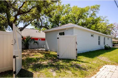 1101 2nd Street W, Bradenton, FL 34205 - Photo 36