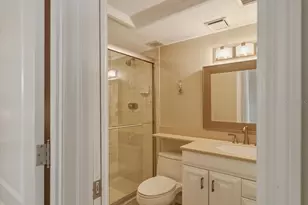 633 Alhambra Rd, Venice, FL 34285 - Photo 48