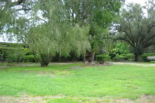 1749 Cherokee Dr, Sarasota, FL 34239 - Photo 1
