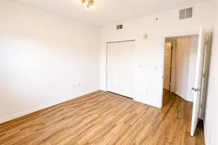 1064 N Tamiami Trl, Sarasota, FL 34236 - Photo 20