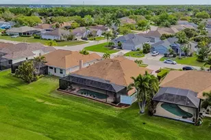 566 Planters Manor Way, Bradenton, FL 34212 - Photo 6
