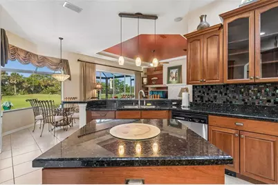 566 Planters Manor Way, Bradenton, FL 34212 - Photo 20