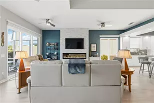 5696 Ferrara Dr, Sarasota, FL 34238 - Photo 18