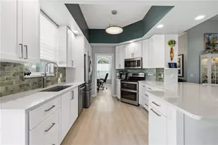 5696 Ferrara Dr, Sarasota, FL 34238 - Photo 22