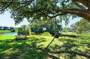 3310 Ramblewood Pl, Sarasota, FL 34237 - Photo 28
