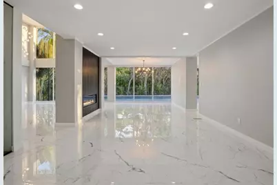 4942 Hubner Circle, Sarasota, FL 34241 - Photo 10