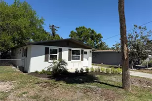 608 12th St W, Palmetto, FL 34221 - Photo 2