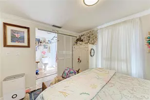 1885 Vamo Dr, Sarasota, FL 34231 - Photo 12