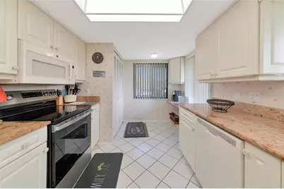 6423 Egret Lane #406, Bradenton, FL 34210 - Photo 18