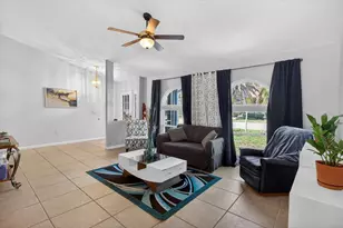 4644 Hamlets Grv Dr, Sarasota, FL 34235 - Photo 10