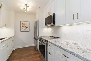 750 N Tamiami Trl, Sarasota, FL 34236 - Photo 14