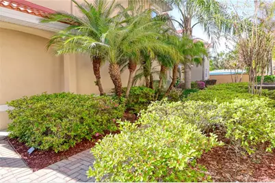 21019 Sunpoint Way #102, Lutz, FL 33558 - Photo 6