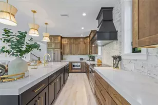 128 Fillmore Dr, Sarasota, FL 34236 - Photo 12