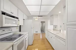 4662 Beacon Dr, Sarasota, FL 34232 - Photo 10