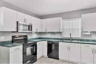 2715 52nd Avenue Terrace W, Bradenton, FL 34207 - Photo 10