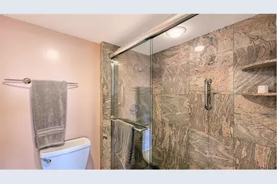 1085 Gulf Of Mexico Drive #404, Longboat Key, FL 34228 - Photo 16