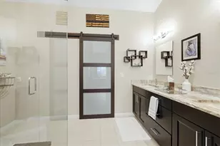 3746 Surrey Ln, Sarasota, FL 34235 - Photo 22