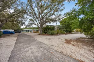 740 Arabian Cir, Nokomis, FL 34275 - Photo 2