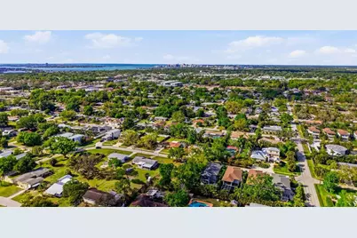 2320 Florinda Street, Sarasota, FL 34231 - Photo 2