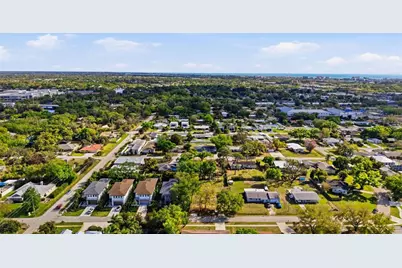 2320 Florinda Street, Sarasota, FL 34231 - Photo 8