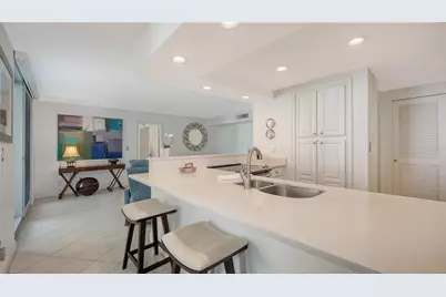 1111 N Gulfstream Avenue #10E, Sarasota, FL 34236 - Photo 8