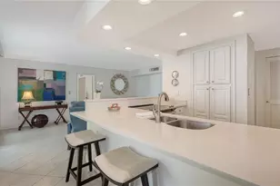 1111 N Gulfstream Ave, Sarasota, FL 34236 - Photo 8
