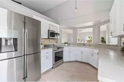 7795 Pine Trace, Sarasota, FL 34243 - Photo 12