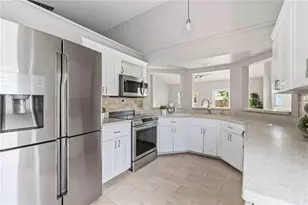 7795 Pine Trace, Sarasota, FL 34243 - Photo 12