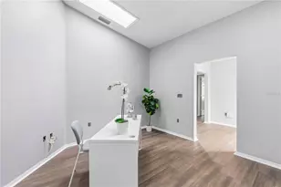 7795 Pine Trace, Sarasota, FL 34243 - Photo 22