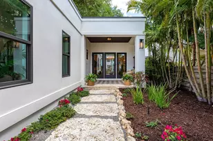 617 Madison Ct, Sarasota, FL 34236 - Photo 2