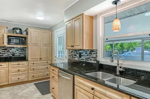 3818 Gocio Rd, Sarasota, FL 34235 - Photo 18