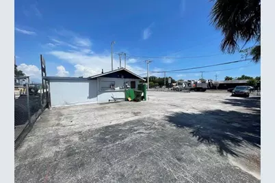 1614 9th Street W, Bradenton, FL 34205 - Photo 2