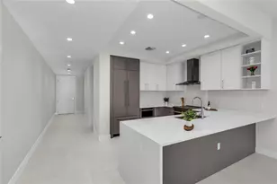 275 1st Ave S, Saint Petersburg, FL 33701 - Photo 18