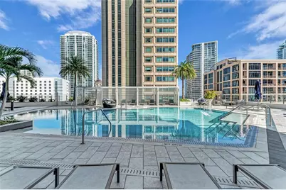 275 1st Avenue S #1904, Saint Petersburg, FL 33701 - Photo 8