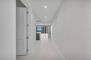 275 1st Ave S, Saint Petersburg, FL 33701 - Photo 16